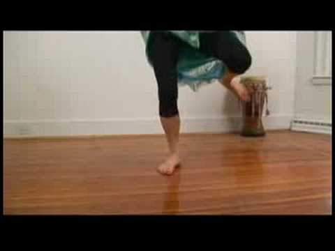 Senegalli Sabar Dans: Kombinasyon Hareketleri: Senegalli Sabar Dans: Çift Üç Adım Atlama Tarafından Takip Atlama Resim 1