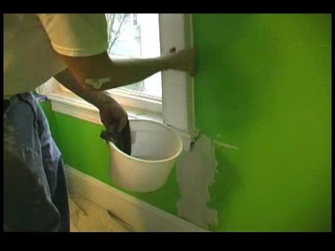 Nasıl Bir Duvar Boyası : Duvarda Çatlaklar Süsleme Doldurmayı 