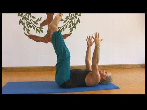 Nazik Yoga Poses: Yoga Ölü Böcek Poz Resim 1