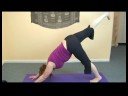 Yoga Göğüs Ve Kalça Açılış Pozlar : Yoga 3 Bacaklı Köpek Poz Resim 4