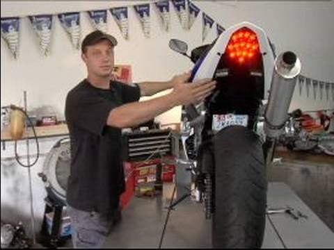 DIY Motosiklet Önleyici Bakım Ve Güvenlik : Motosiklet Işıkları Kontrol Edin 