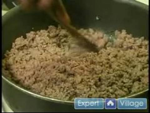 Nasıl Creole Tarzı Pirinç Pişirmek İçin : Browning Kıyma