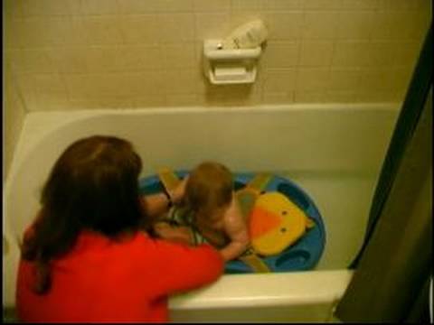 Bebeğe Banyo nasıl:'s Bedeni\Bebeği Yıkamak İçin Nasıl 