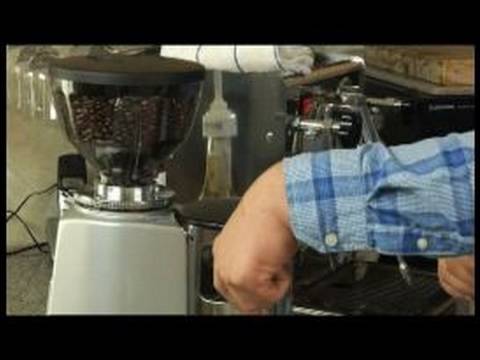 Duble Espresso Yapmak: Nasıl Bir Duble Espresso Kahve Fasulye Çektirmek