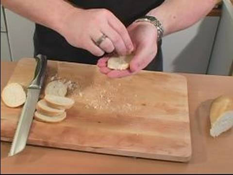 Nasıl Kremalı Mantar Çorbası Yapmak: Ekmek Bruschetta İçin Hazırlamak Resim 1