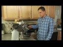 Nasıl Çift Latte Yapmak: Bir Çift, Sütlü Ev Espresso Makinesi Kullanmayı Resim 2