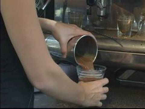 Espresso Kahve İçecek Tarifleri : Buzlu Mocha Espresso İçecek Yapma 