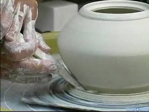 Porselen Çaydanlık Nasıl Yapılır : Porselen Bir Demlik Fazla Kil Kesmek İçin Nasıl  Resim 1