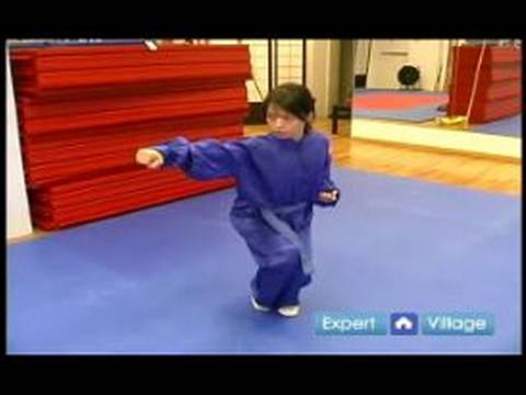 Wushu Yay Duruşu Çapraz Yumruk Nasıl Wushu Tekniklerini Acemi :  Resim 1