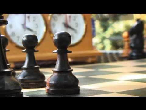 Nasıl Bir Satranç Şampiyonu : Satranç Hamleleri Ve Stratejileri Resim 1