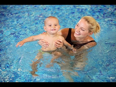 Yüzmek İçin Bir Çocuk Öğretmek Nasıl Resim 1