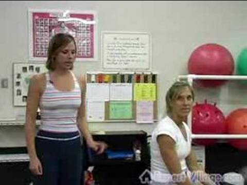 Hamile Kadınlar İçin Egzersizler & Fitness : Hamile Kadınlar İçin Bir Egzersiz Topu İle Crunch İçi 