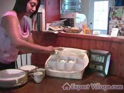 Home Organizing Tips : How To Organize Your Home : China Storage : How To Store Fine China Resim 1