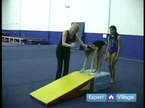 Jimnastik Hareketleri Ve Rutinleri Yeni Başlayanlar İçin: İleri Ve Geriye Doğru Rulo
