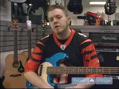 Nasıl Bas Gitar : Bas Gitar Çalmak İçin Bir Pick Kullanarak 