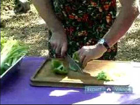 Nasıl Jambalaya Yemeği : Jambalaya Yemeği İçin Sebze Kesme  Resim 1