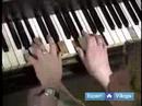 Nasıl Temel Piyano Akorları Oynamak İçin : Sol Majör Ve Sol Minör Piyano Üzerinde Temel Akorları Bulmak  Resim 3