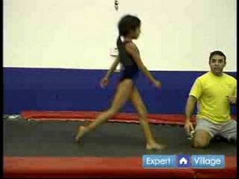 Jimnastik Ve Tumbling Dersleri Yeni Başlayanlar İçin: Nasıl Handsprings Bir Trambolin Üzerinde Geri Yapmak İçin