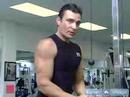 Spor Salonunda Egzersiz Kullanılacak Makineleri Nasıl: Spor Salonunda Triceps Uzantısı Egzersiz Makinesi Kullanma Resim 4