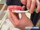 Nasıl Dişleri Sağlıklı Tutmak İçin: Dental İmplantlar Ağız Hijyeni İçin Temizlik Resim 3