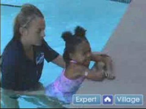 Yüzmek İçin Çocuk Öğretmek Nasıl: Bebeklerde Duvara Çocukların Yüzme Dersi İçin Döndürme