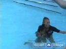 Yüzmek İçin Çocuk Öğretmek İçin Nasıl : Suda Bir Bebek Nasıl Tutulur 