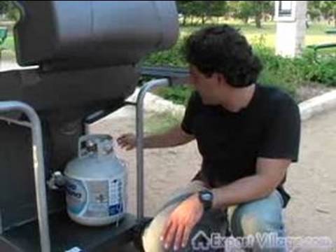 Nasıl Bir Gaz Izgara Barbekü İçin: & Gaz Izgara İçin Bir Propan Tankı Yükleme Bağlanması  Resim 1