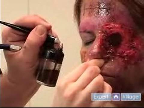Cadılar Bayramı Makyaj İpuçları: Dıy Sahte Yaralar Özel Efektler: Cadılar Bayramı İçin Makyaj İpuçları Airbrush