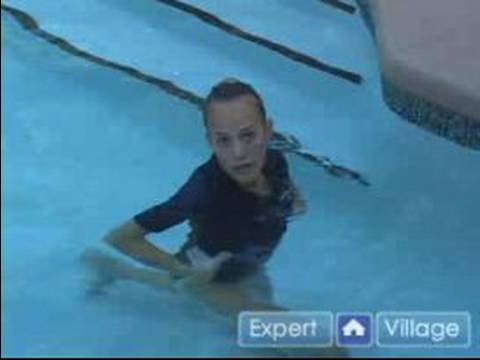 İçin Çocuklara Öğretmek İçin Nasıl Yüzmek : Bir Çocuk Yüzme Sırtüstü Yüzme Öğretiyor 