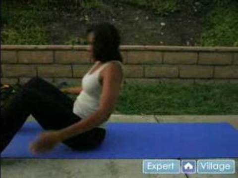 Kıdemli Fitness Egzersizleri: Geriye Doğru Diz Lift Egzersiz Üst Düzey Sağlık Ve Fitness İçin Resim 1