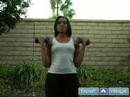 Kıdemli Fitness Egzersizleri: Bi-Cep Curl Egzersiz Üst Düzey Sağlık Ve Fitness İçin Resim 4