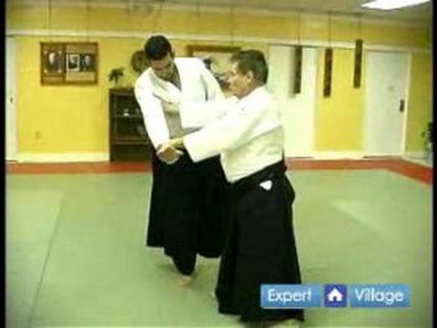 Aikido Hamle Yeni Başlayanlar İçin: Aikido Kol Altında Atmak Tekniği Resim 1