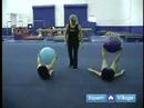 Jimnastik Hareketleri Ve Rutinleri Yeni Başlayanlar İçin: Cimnastik Egzersiz Rutinleri İle Bir Top Resim 4
