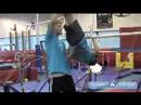 Jimnastik Ve Yuvarlanan Çocuklar İçin Gelişmiş: Nasıl Geri Hip Circle Yapmak Çocuklar Jimnastik
