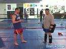 Karışık Dövüş Sanatları Ve Muay Tay Kickboks: Nasıl Bir Bas Tekme Kickboks Yapmak