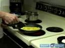 Nasıl Omlet Ve Frittata Yapmak: Fransız Bir Omlet Pişirmek Resim 3