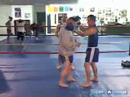 Karışık Dövüş Sanatları Ve Muay Tay Kickboks: Nasıl Kickboks Diz Saldırıda Savunmak İçin Resim 4