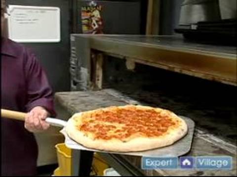 Ev Yapımı Pizza Tarifi: Hizmet Veren Pizza Resim 1
