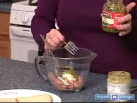 Nasıl Ucuz Bir Yemek Yapmak İçin : Ton Balığı Salatası Yapmak 