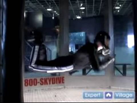 Paraşütle Atlama Ve Ücretsiz Uçan Teknikleri: Varil Rol Taşımak Skydiving Ve Özgürce Dalgalansın Resim 1