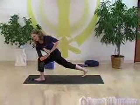 Vinyasa Yoga Poses: Döndürülmüş Yan Koltuğu Taşımak Vinyasa Yoga Resim 1