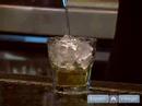 Video Barmenlik Kılavuzu: Lynchburg Limonata Tarifi - Bourbon İçecekler Resim 3