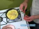 Mükemmel Kızarmış Peynir Nasıl Yapılır, Omlet Ve Patlamış Mısır : Mükemmel Bir Omlet İçin Yumurta Pişirmek  Resim 4