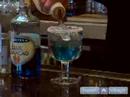 Video Barmenlik Kılavuzu: Mavi Margarita Tarifi - Tekila İçecek Resim 4