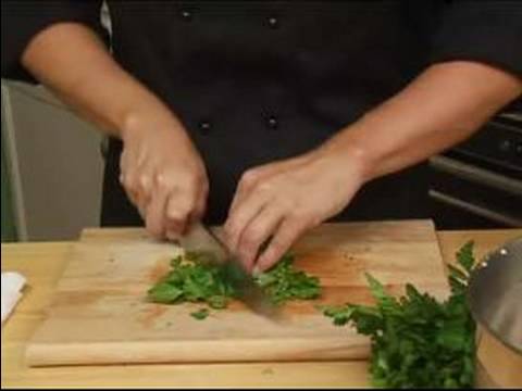 İtalyan Panzanella Salatası Yapmak Nasıl : İtalyan Panzanella İçin Maydanoz Eklemek İçin Nasıl  Resim 1