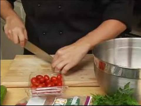 İtalyan Panzanella Salatası Yapmak Nasıl : İtalyan Panzanella İçin Üzüm Domates Dilimi Nasıl  Resim 1