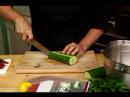 İtalyan Panzanella Salatası Yapmak Nasıl : İtalyan Panzanella İçin Salatalık Kesmek İçin Nasıl 