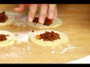 Chorizo Ve Patates Meksika Yemeği Pişirmek İçin Nasıl : Enchilada Çevreler Yumurta Yıkamak İçin Nasıl  Resim 3