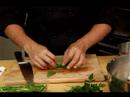 İtalyan Panzanella Salatası Yapmak Nasıl : İtalyan Panzanella İçin Fesleğen Ekleyin Nasıl  Resim 3