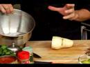 Nasıl Beef Picadillo Yapmak Biber Dolması: Nasıl İçin İçin Sığır Picadillo Poblano Biber Patates Soyma Resim 3